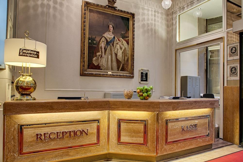 Hotel Europaeischer Hof Heidelberg, Bestes Hotel Deutschlands In Historischer Architektur Exterior photo Reception desk at the hotel
