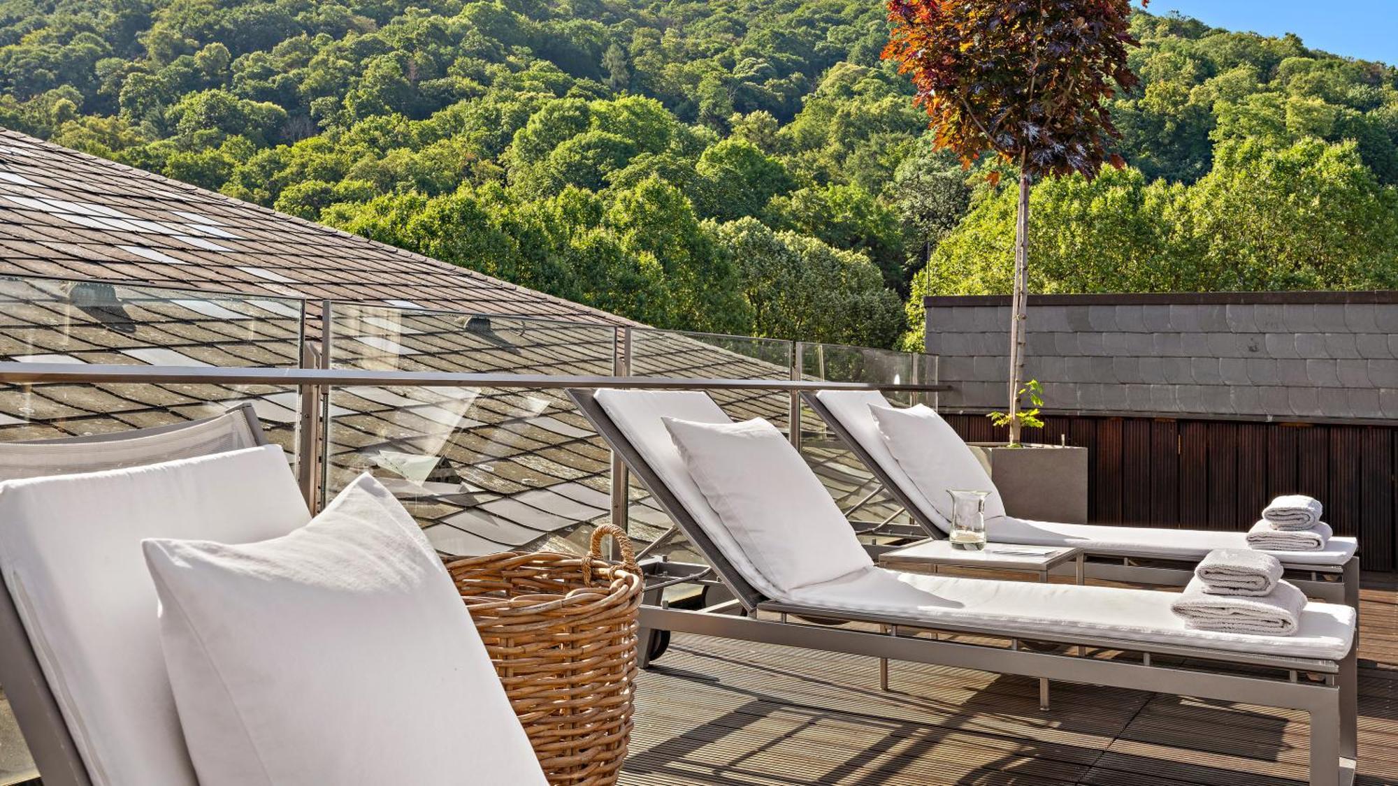Hotel Europaeischer Hof Heidelberg, Bestes Hotel Deutschlands In Historischer Architektur Exterior photo Rooftop pool at the Hotel